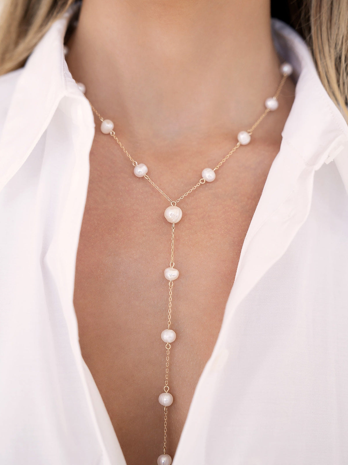 Dripping Pearl Lariat Necklace by Ettika | Beach Bunny Swimwear