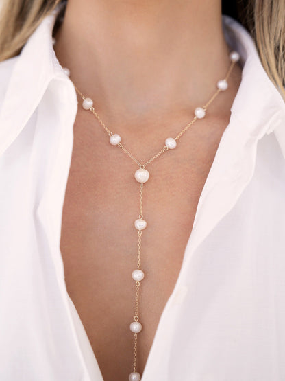 Dripping Pearl Lariat Necklace by Ettika | Beach Bunny Swimwear